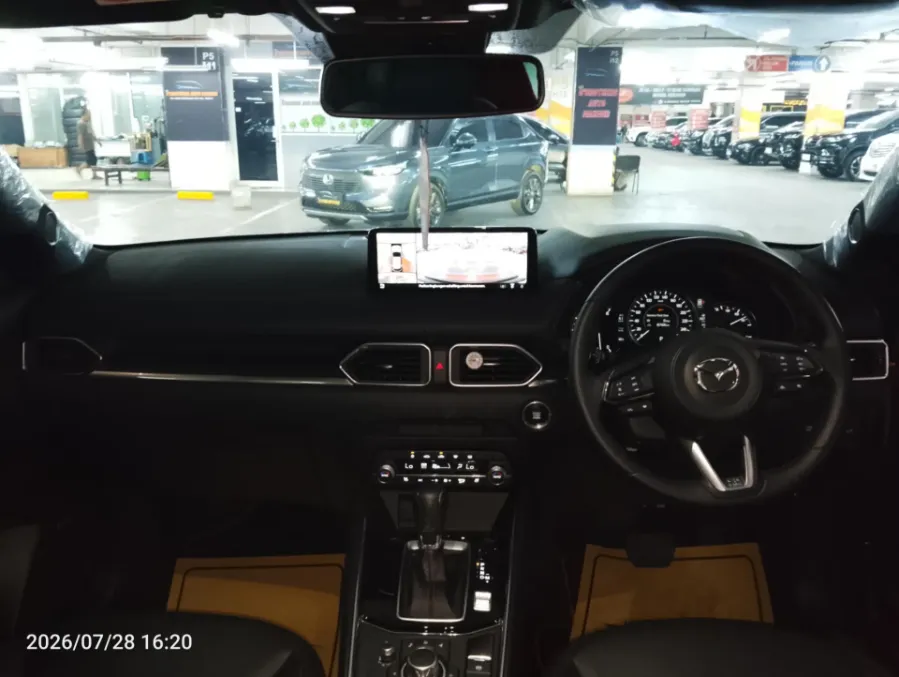 Foto Mobil Bekas Dashboard Mazda CX-5 2.5 tahun 2023