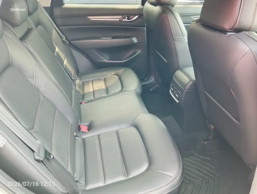 Foto Mobil Bekas Kabin Belakang Mazda CX-5 2.5 tahun 2023