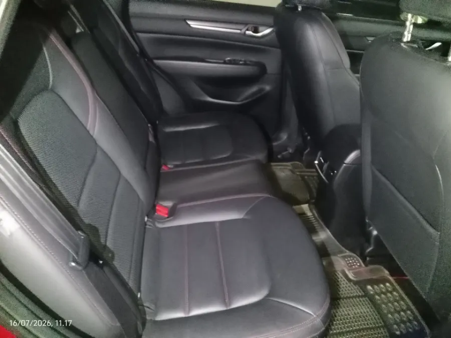 Foto Mobil Bekas Kabin Belakang Mazda CX-5 2.5 tahun 2023