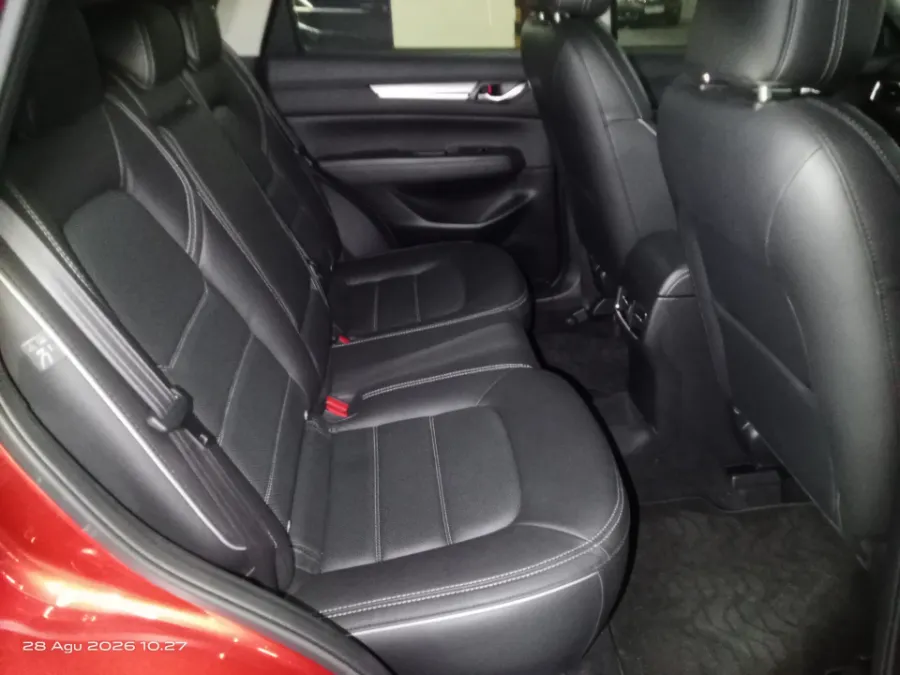 Foto Mobil Bekas Kabin Belakang Mazda CX-5 2.5 tahun 2024