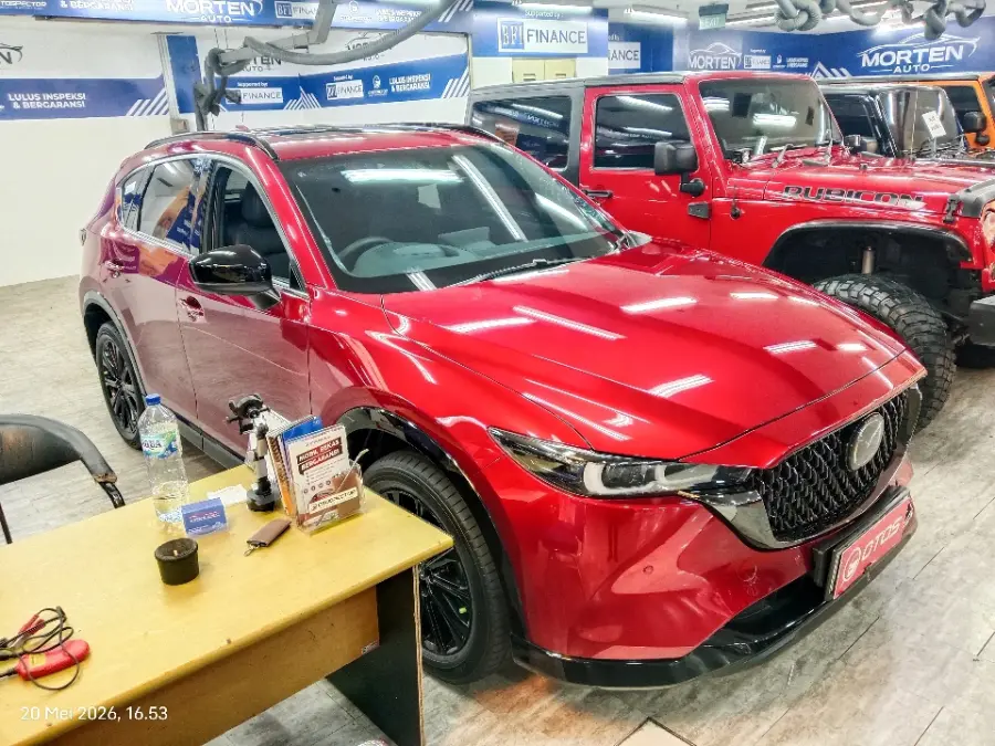 Foto Mobil Bekas Kanan Depan Mazda CX-5 2.5 tahun 2024