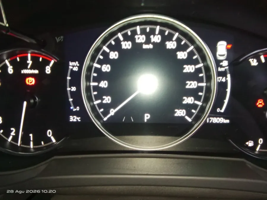 Foto Mobil Bekas Odometer Mazda CX-5 2.5 tahun 2024