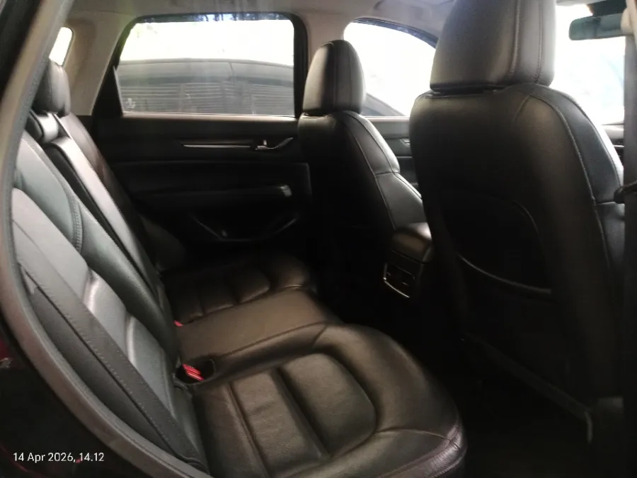 Foto Mobil Bekas Kabin Belakang Mazda CX-5 2.5 Elite tahun 2017
