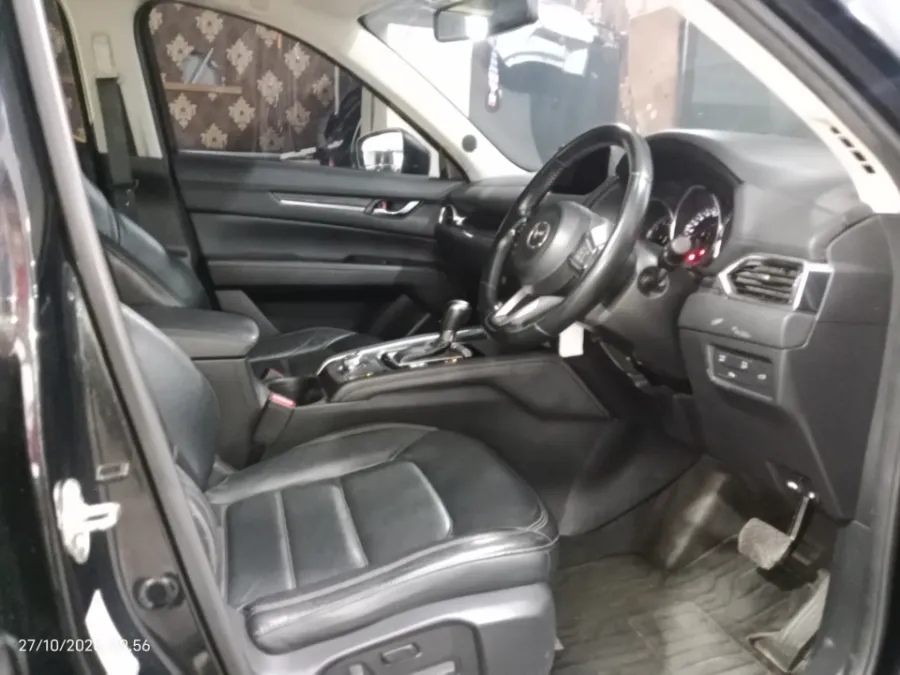 Foto Mobil Bekas Kabin Depan Mazda CX-5 2.5 Elite tahun 2018