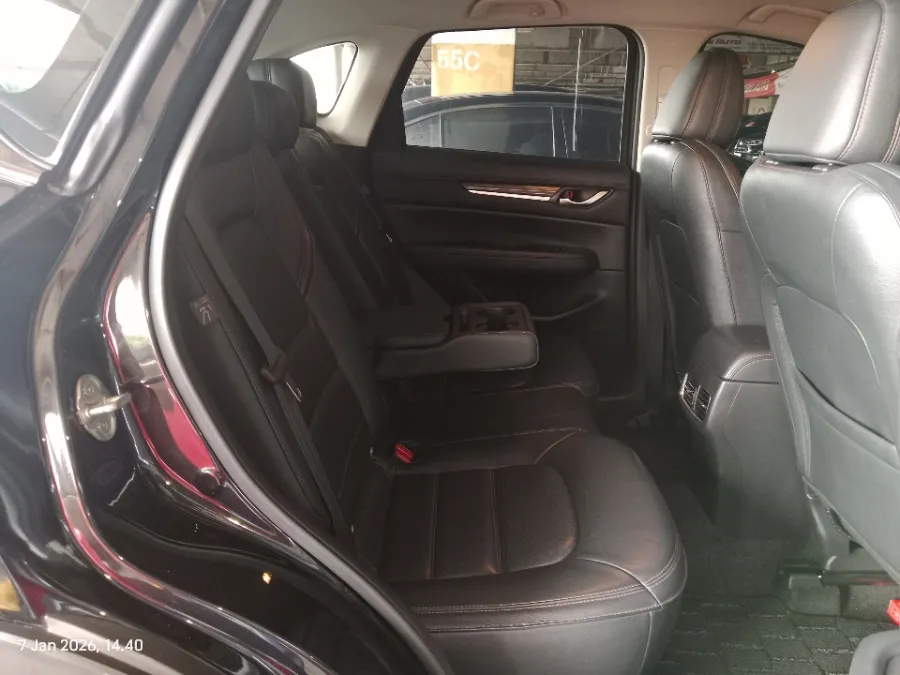 Foto Mobil Bekas Kabin Belakang Mazda CX-5 2.5 Elite tahun 2019
