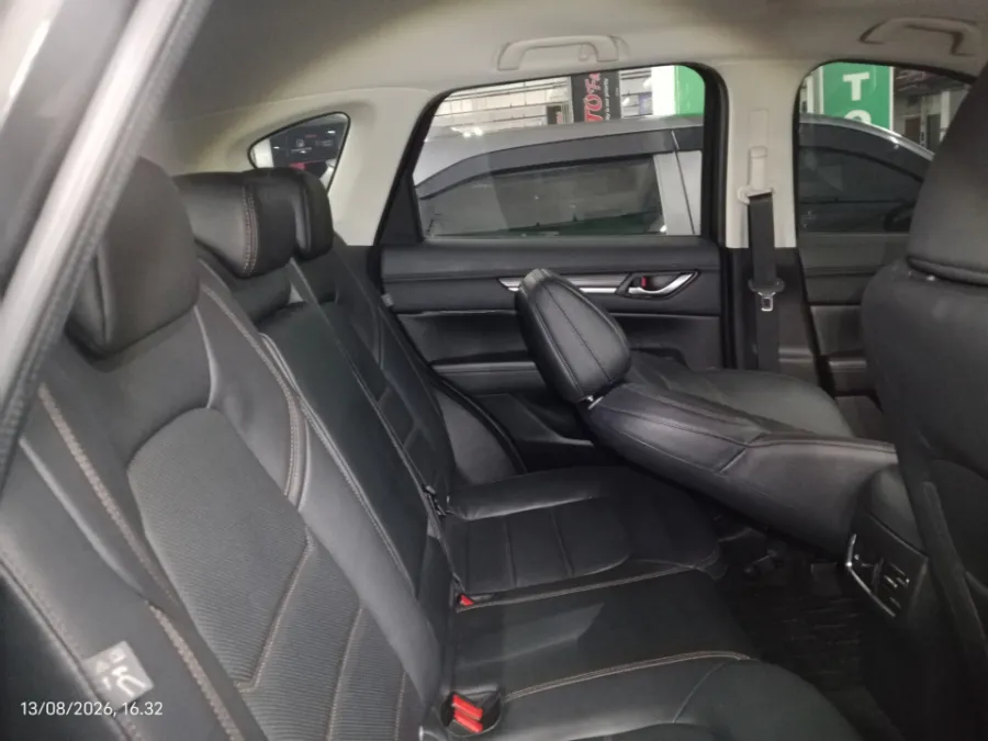 Foto Mobil Bekas Kabin Belakang Mazda CX-5 2.5 Elite tahun 2019