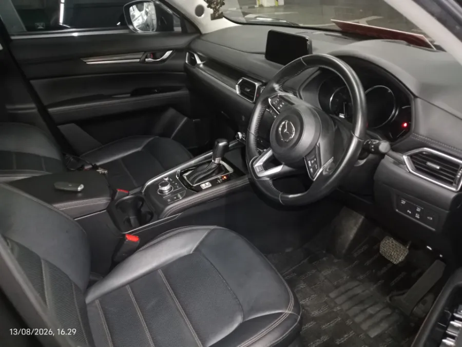 Foto Mobil Bekas Kabin Depan Mazda CX-5 2.5 Elite tahun 2019