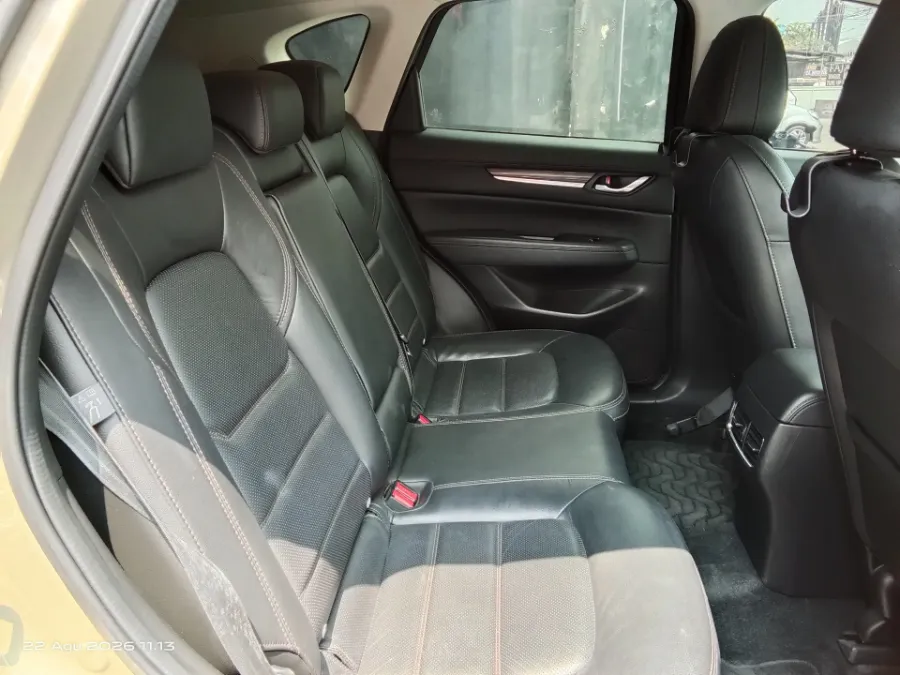 Foto Mobil Bekas Kabin Belakang Mazda CX-5 2.5 Elite tahun 2022