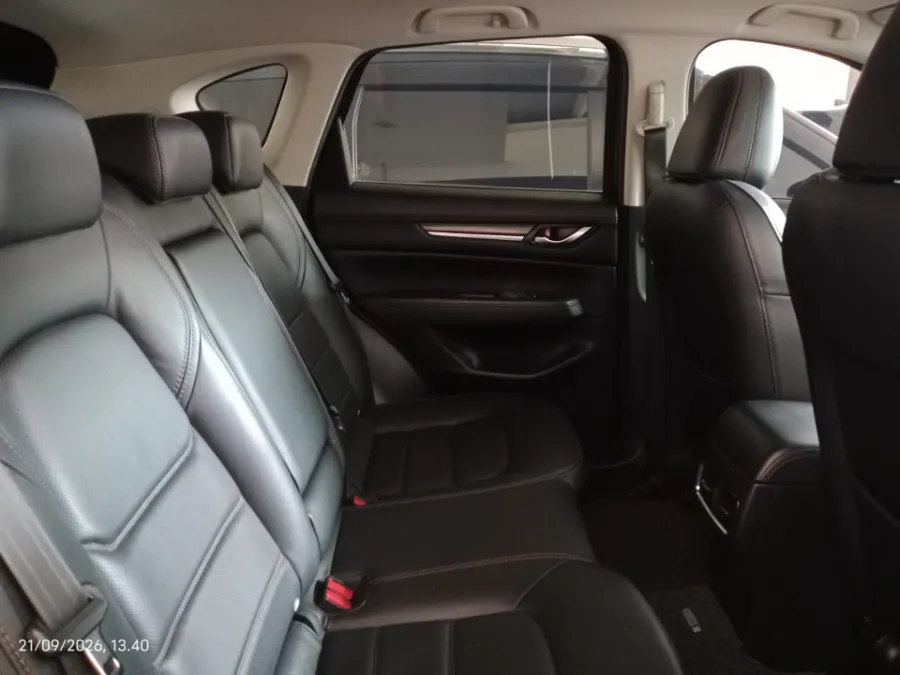 Foto Mobil Bekas Kabin Belakang Mazda CX-5 2.5 Elite tahun 2022