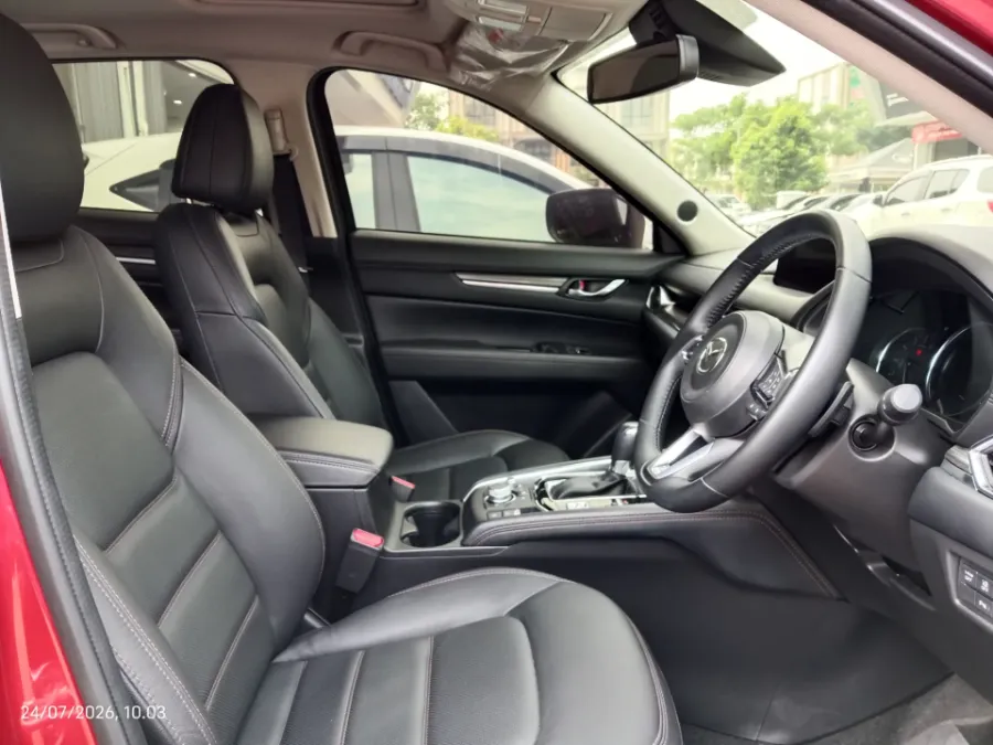 Foto Mobil Bekas Kabin Depan Mazda CX-5 2.5 Elite tahun 2022