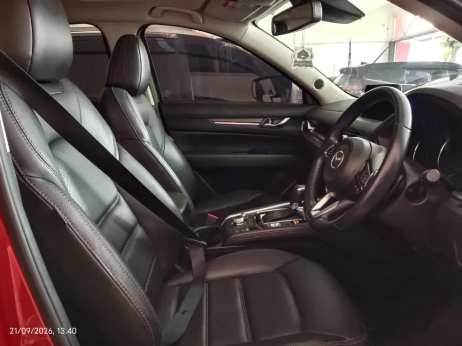 Foto Mobil Bekas Kabin Depan Mazda CX-5 2.5 Elite tahun 2022