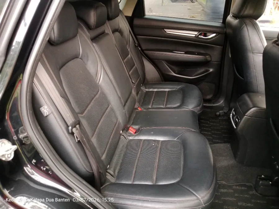 Foto Mobil Bekas Kabin Belakang Mazda CX-5 2.5 Grand Touring tahun 2020