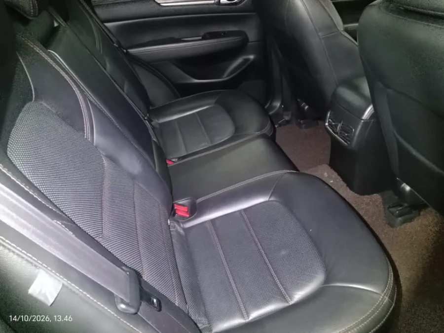 Foto Mobil Bekas Kabin Belakang Mazda CX-5 2.5 Grand Touring tahun 2021