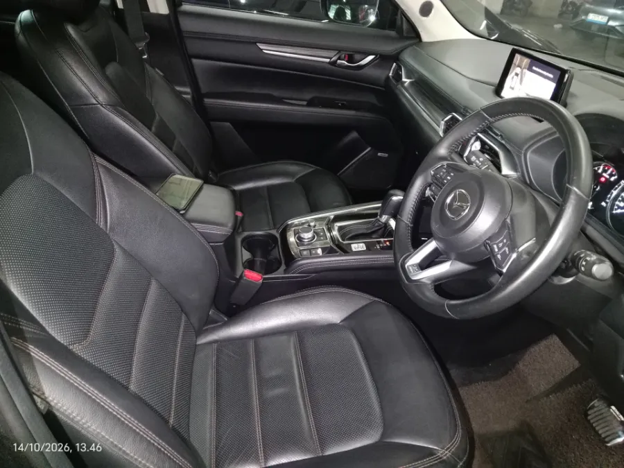 Foto Mobil Bekas Kabin Depan Mazda CX-5 2.5 Grand Touring tahun 2021