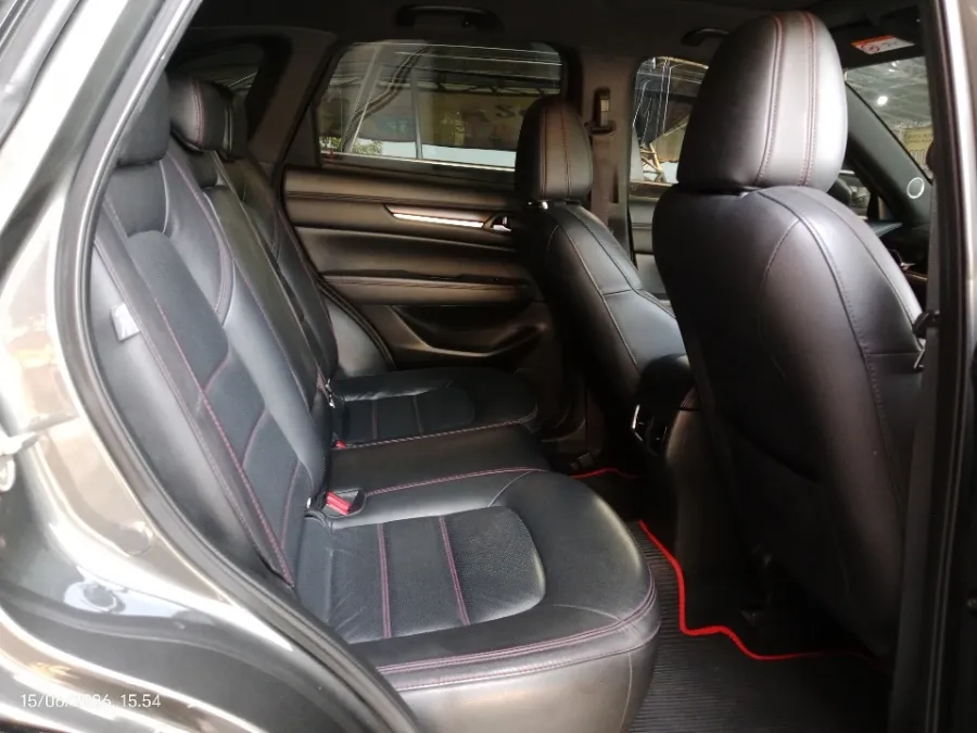 Foto Mobil Bekas Kabin Belakang Mazda CX-5 2.5 Kuro tahun 2022