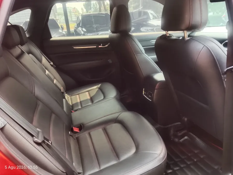 Foto Mobil Bekas Kabin Belakang Mazda CX-5 2.5 Kuro tahun 2022