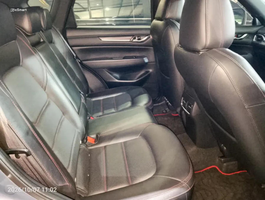 Foto Mobil Bekas Kabin Belakang Mazda CX-5 2.5 Kuro tahun 2022