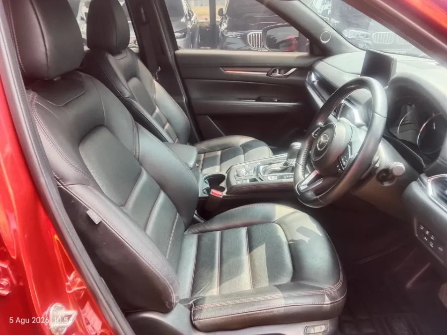 Foto Mobil Bekas Kabin Depan Mazda CX-5 2.5 Kuro tahun 2022