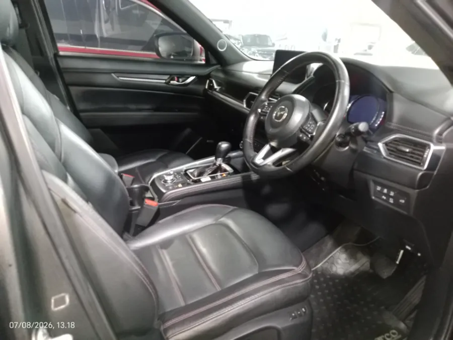 Foto Mobil Bekas Kabin Depan Mazda CX-5 2.5 Kuro tahun 2022