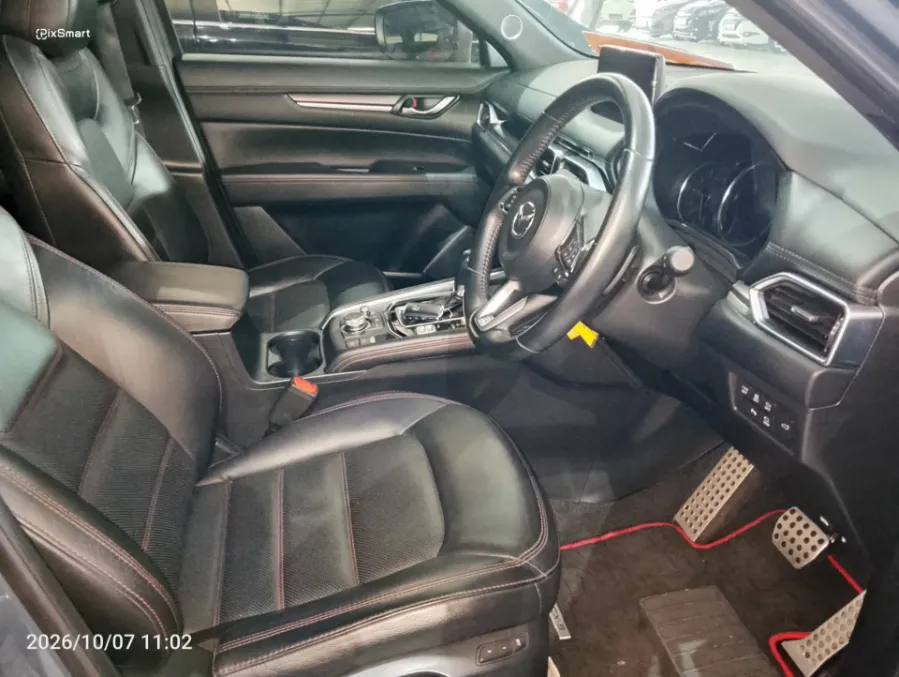 Foto Mobil Bekas Kabin Depan Mazda CX-5 2.5 Kuro tahun 2022