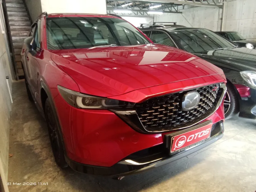 Foto Mobil Bekas Kanan Depan Mazda CX-5 2.5 Kuro tahun 2022