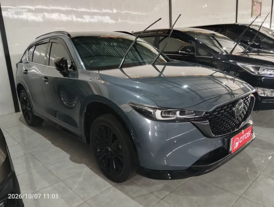Foto Mobil Bekas Kanan Depan Mazda CX-5 2.5 Kuro tahun 2022