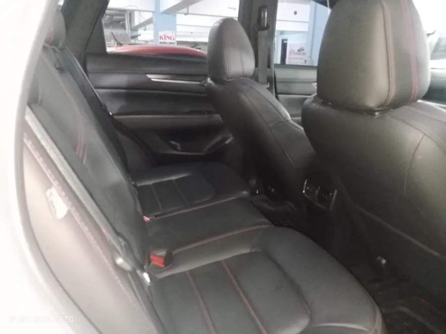 Foto Mobil Bekas Kabin Belakang Mazda CX-5 2.5 Kuro tahun 2023