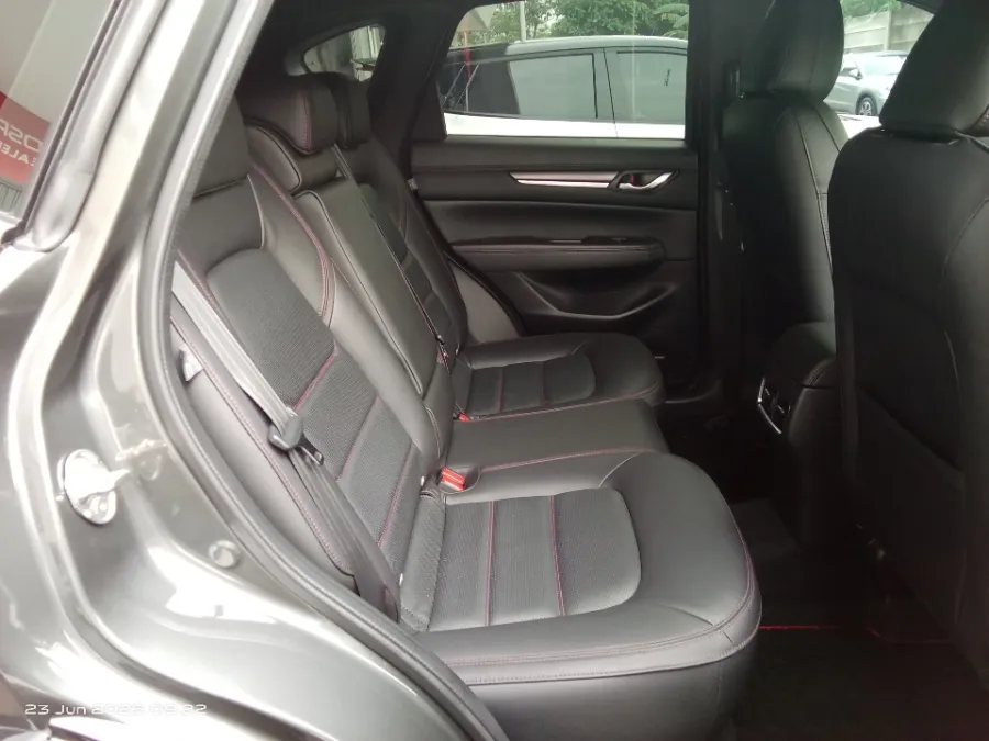 Foto Mobil Bekas Kabin Belakang Mazda CX-5 2.5 Kuro tahun 2023