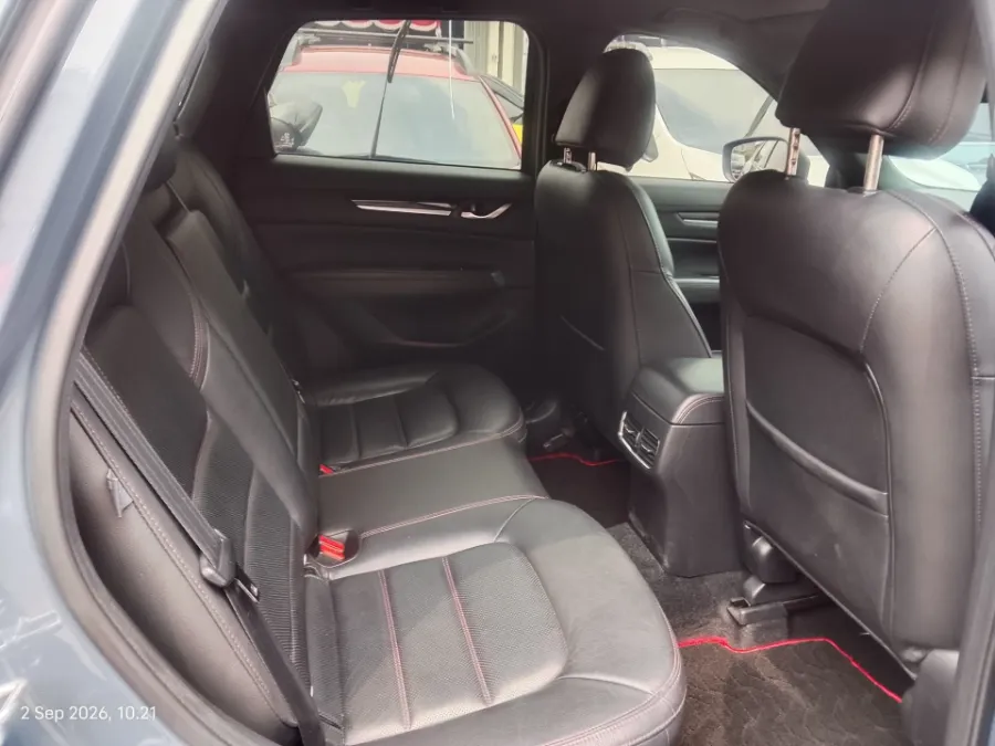 Foto Mobil Bekas Kabin Belakang Mazda CX-5 2.5 Kuro tahun 2023