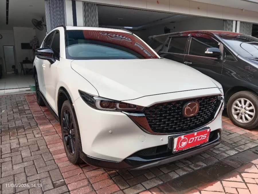 Foto Mobil Bekas Kanan Depan Mazda CX-5 2.5 Kuro tahun 2023