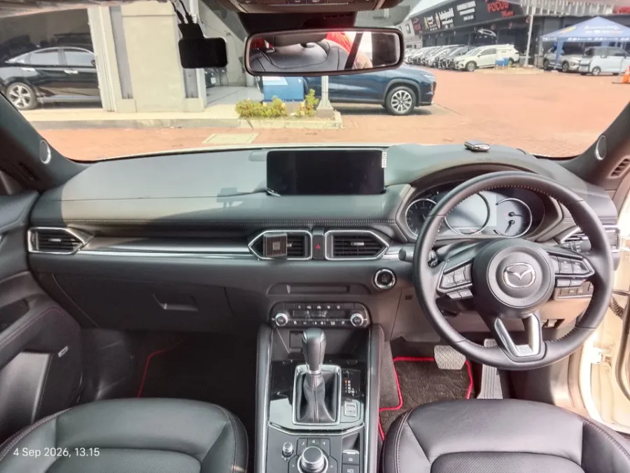 Foto Mobil Bekas Dashboard Mazda CX-5 2.5 Kuro tahun 2024