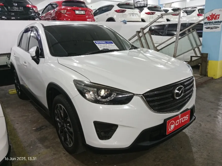 Foto Mobil Bekas Kanan Depan Mazda CX-5 2.5 Touring tahun 2015