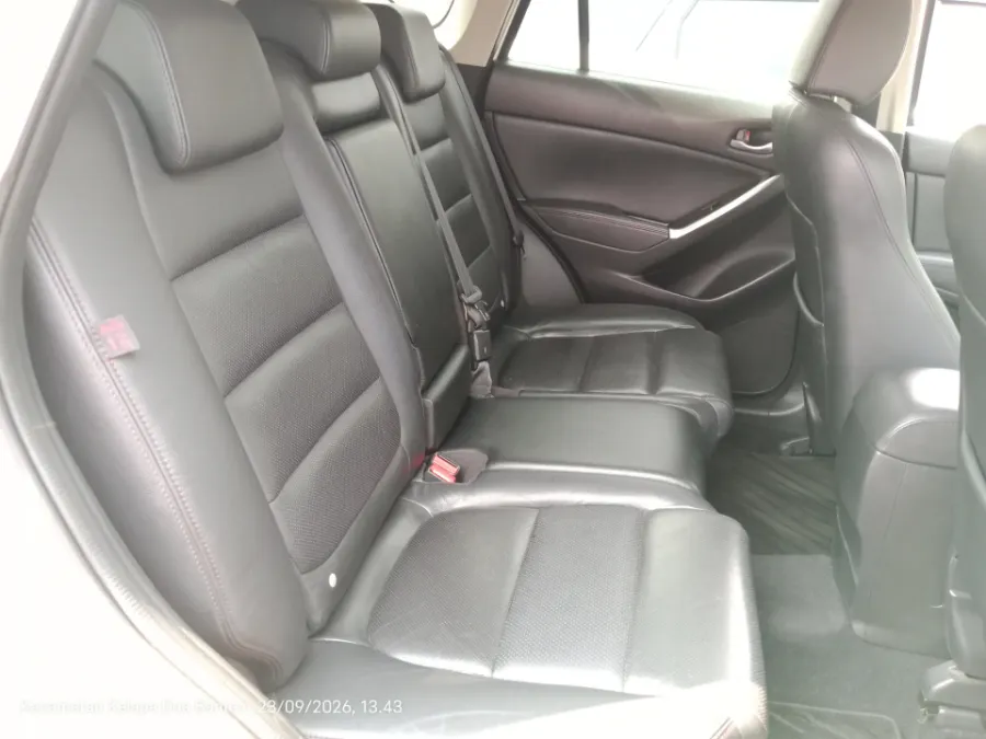 Foto Mobil Bekas Kabin Belakang Mazda CX-5 2.5 Touring tahun 2016