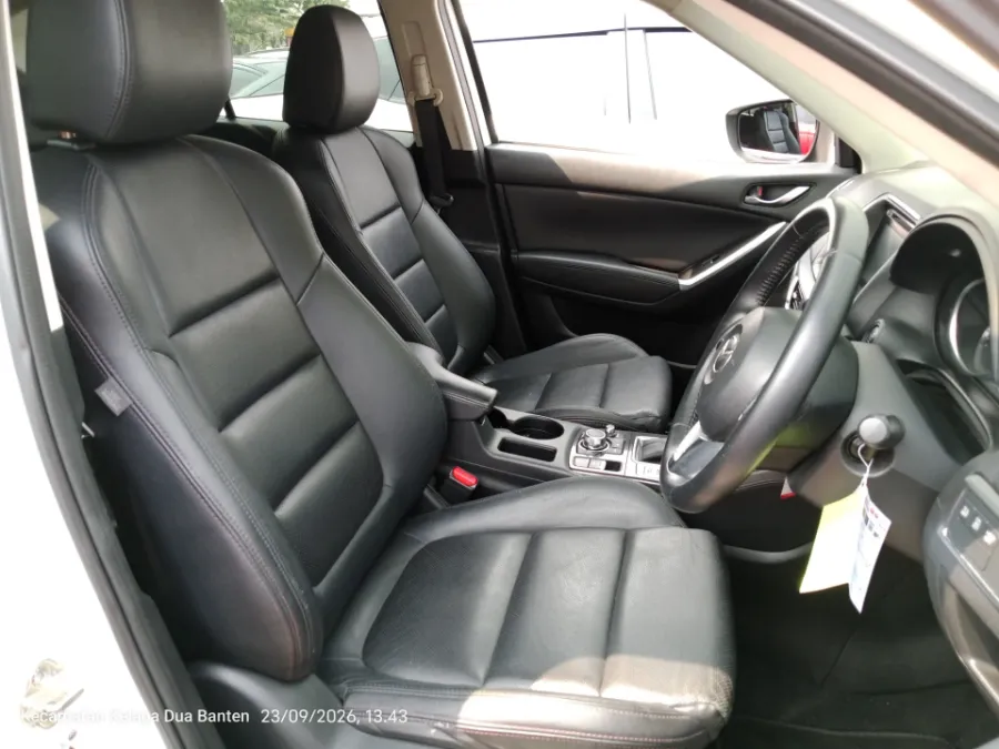 Foto Mobil Bekas Kabin Depan Mazda CX-5 2.5 Touring tahun 2016