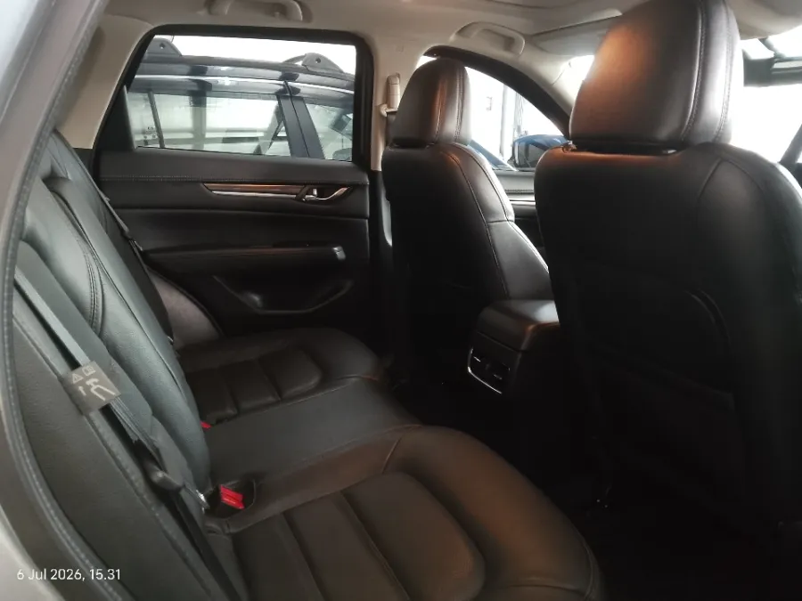 Foto Mobil Bekas Kabin Belakang Mazda CX-5 2.5 Touring tahun 2018