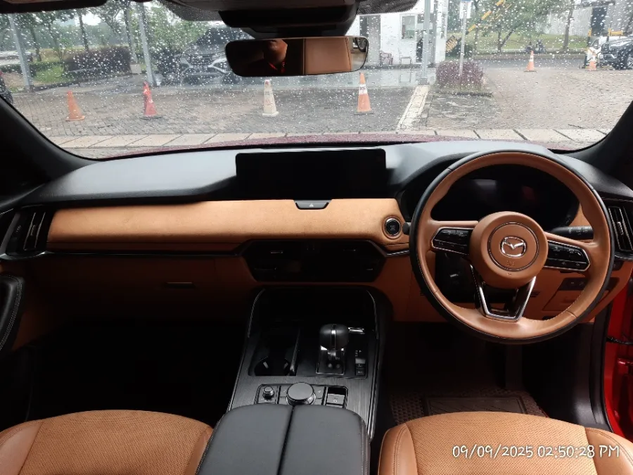Foto Mobil Bekas Dashboard Mazda CX-60 3.3 Elite tahun 2023