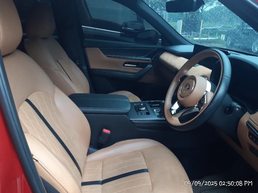 Foto Mobil Bekas Kabin Depan Mazda CX-60 3.3 Elite tahun 2023