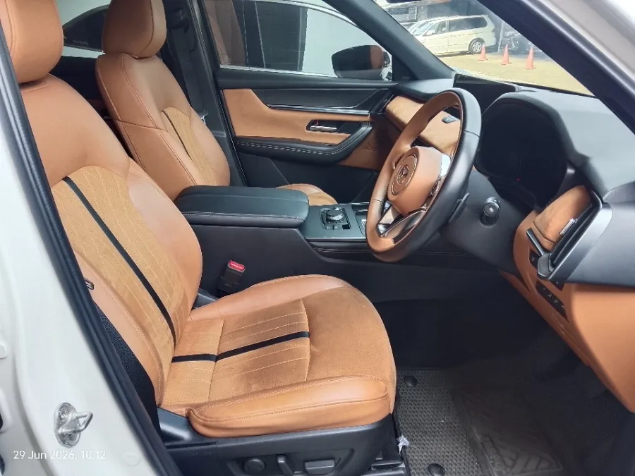Foto Mobil Bekas Kabin Depan Mazda CX-60 3.3 Elite tahun 2023