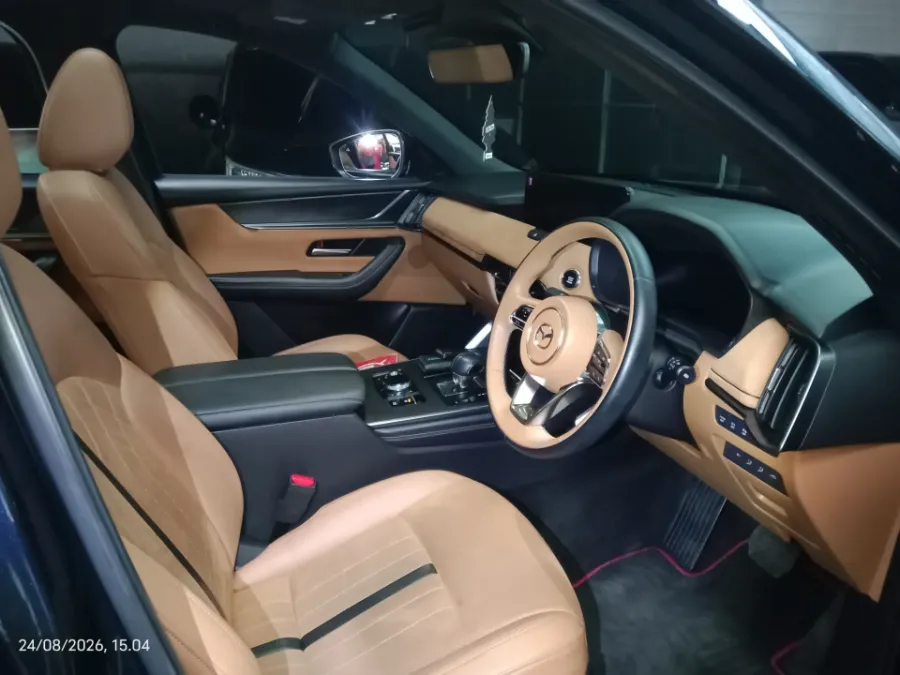 Foto Mobil Bekas Kabin Depan Mazda CX-60 3.3 Elite tahun 2023