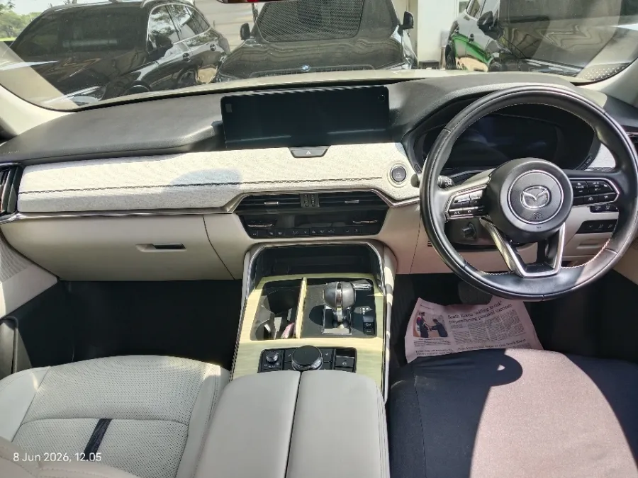 Foto Mobil Bekas Dashboard Mazda CX-60 3.3 Kuro tahun 2023