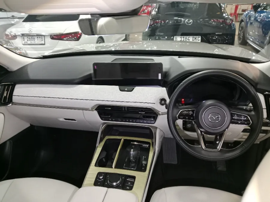 Foto Mobil Bekas Dashboard Mazda CX-60 3.3 Kuro tahun 2023