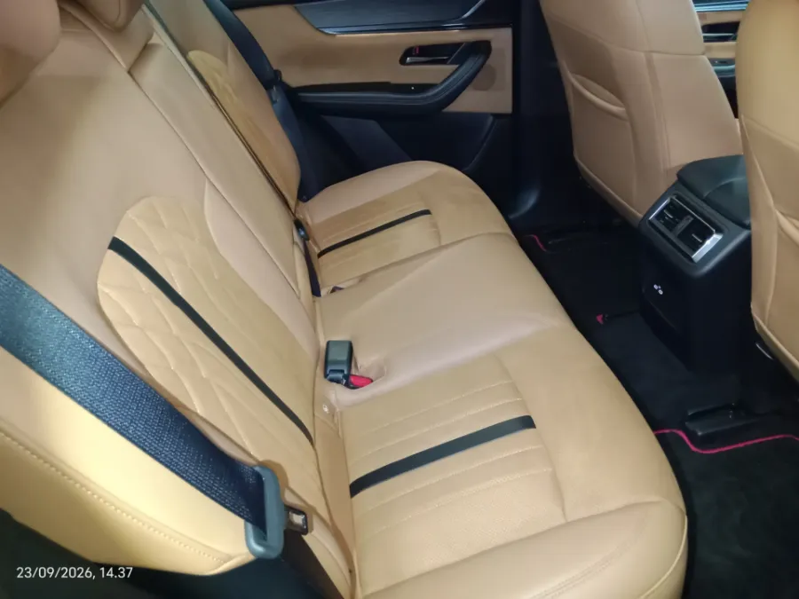 Foto Mobil Bekas Kabin Belakang Mazda CX-60 3.3 Kuro tahun 2023