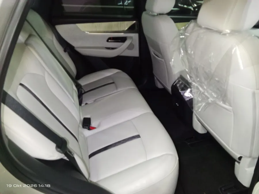 Foto Mobil Bekas Kabin Belakang Mazda CX-60 3.3 Kuro tahun 2023