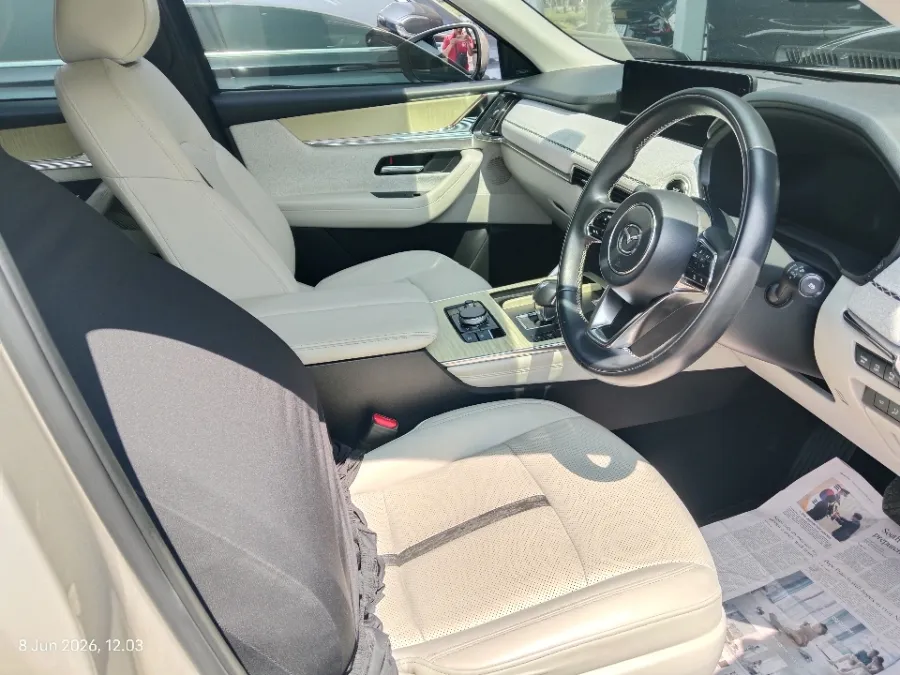 Foto Mobil Bekas Kabin Depan Mazda CX-60 3.3 Kuro tahun 2023