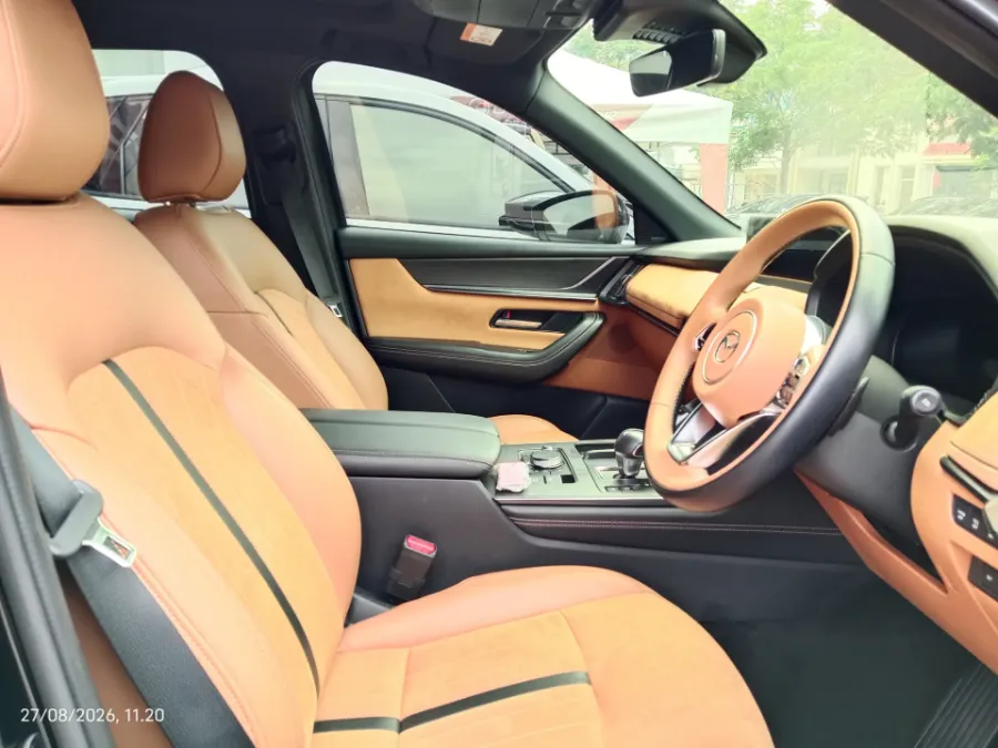 Foto Mobil Bekas Kabin Depan Mazda CX-60 3.3 Kuro tahun 2023