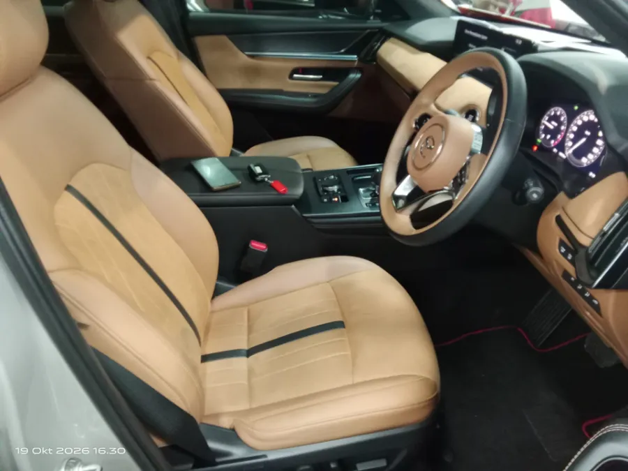 Foto Mobil Bekas Kabin Depan Mazda CX-60 3.3 Kuro tahun 2023
