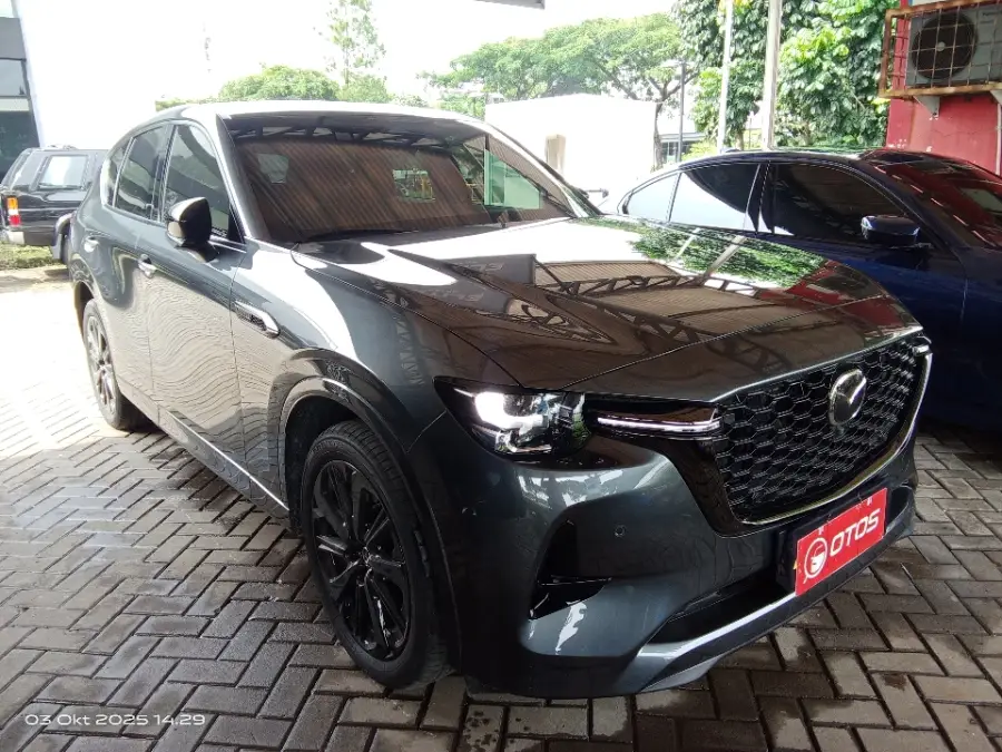 Foto Mobil Bekas Kanan Depan Mazda CX-60 3.3 Kuro tahun 2023