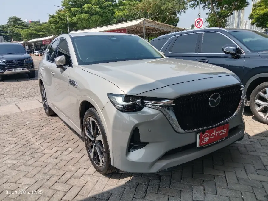 Foto Mobil Bekas Kanan Depan Mazda CX-60 3.3 Kuro tahun 2023