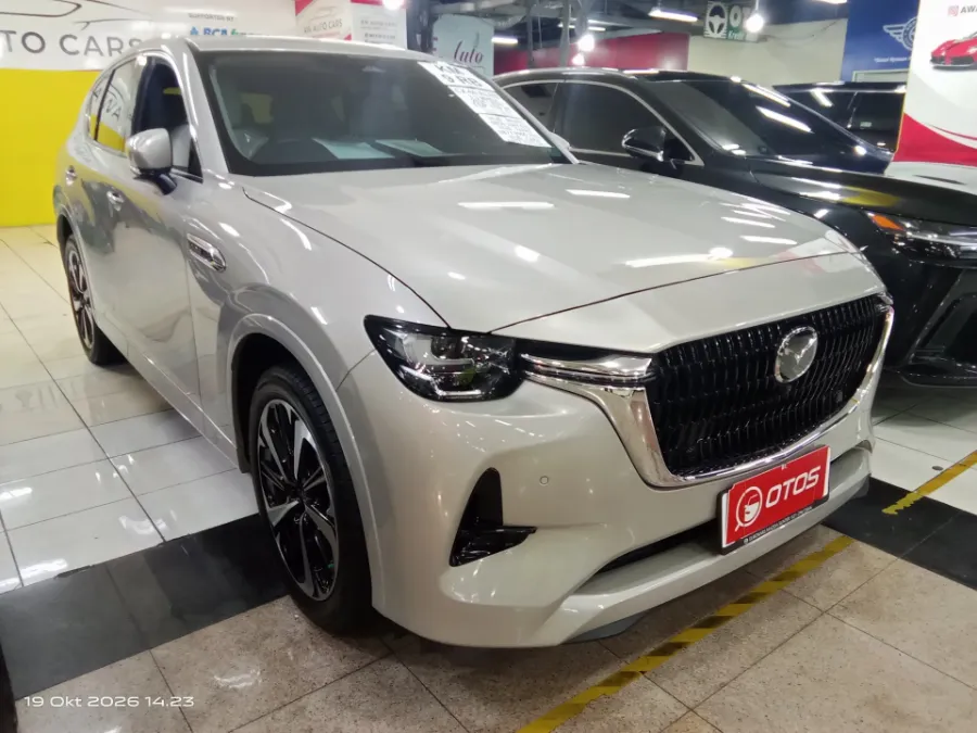 Foto Mobil Bekas Kanan Depan Mazda CX-60 3.3 Kuro tahun 2023