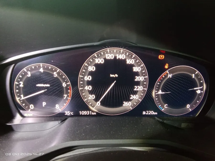 Foto Mobil Bekas Odometer Mazda CX-60 3.3 Kuro tahun 2023